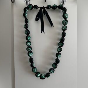 Green Hibiscus Kukui Nut Lei Necklace NWOT